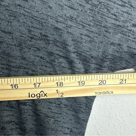 Athleta Gray Batwing and Robin Cowl Neck Top Size Small - Picture 10 of 10